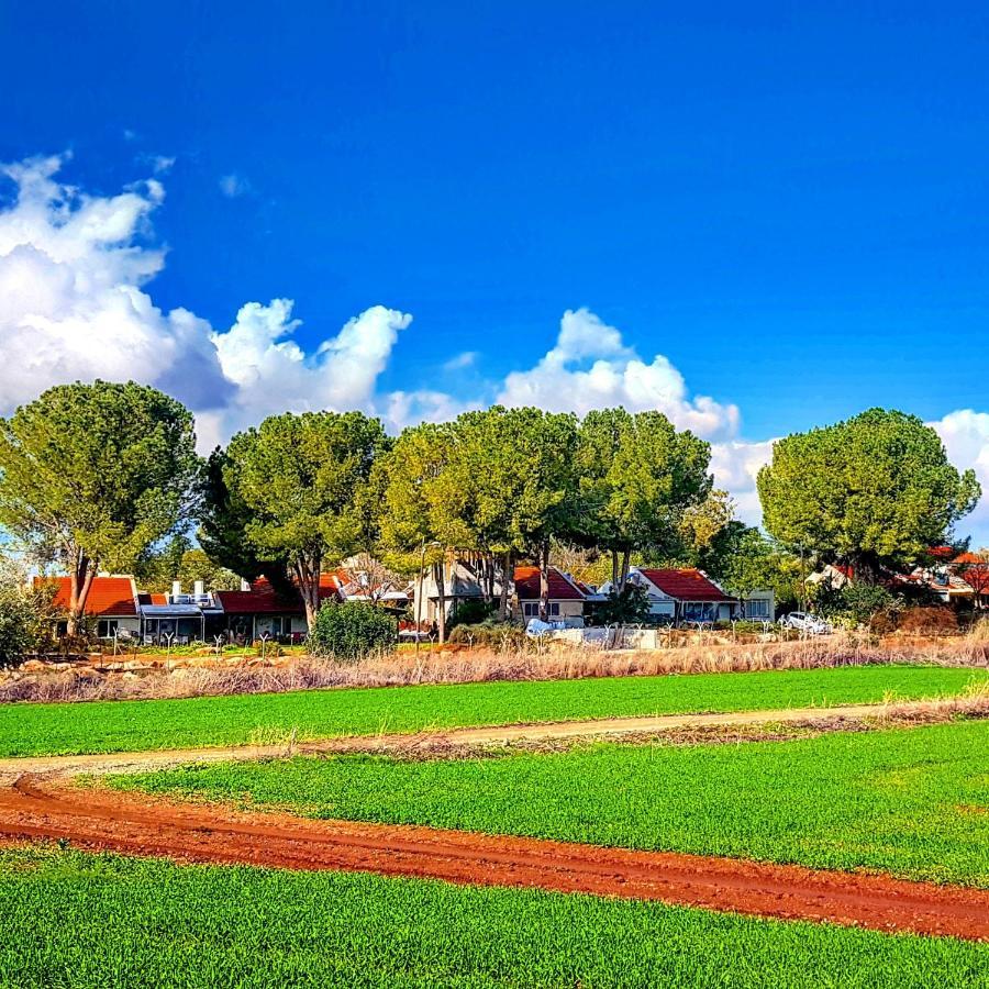 Kibbutz Nachshon Bed & Breakfast Exterior photo